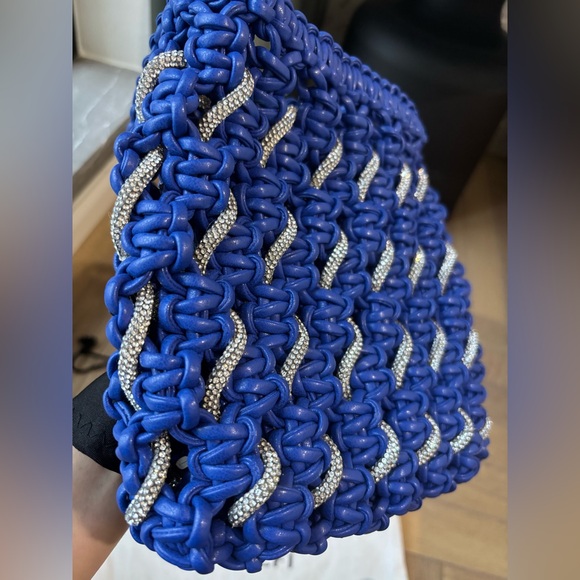 Yuzefi Woven Crystal Tote Bag - Picture 10 of 16